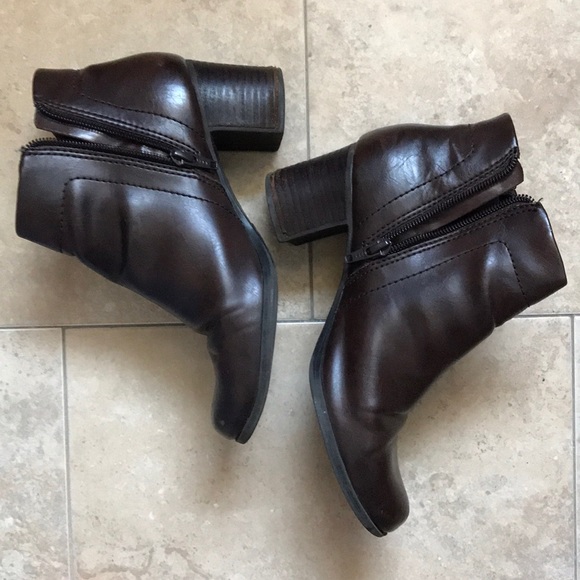 Covington Brown Booties - Picture 6 of 7